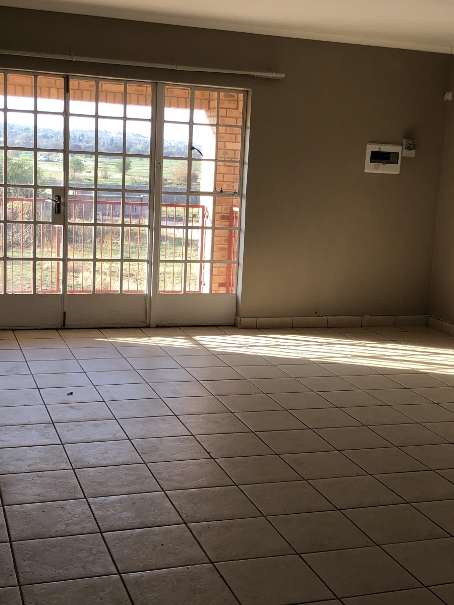 To Let 2 Bedroom Property for Rent in Flamwood North West